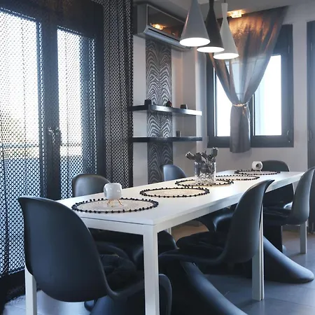 Vila Erytha - Serene Retreat With Views & Garden *