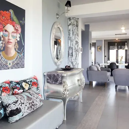 Erytha - Serene Retreat With Views & Garden *