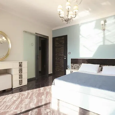Erytha - Serene Retreat With Views & Garden Villa *