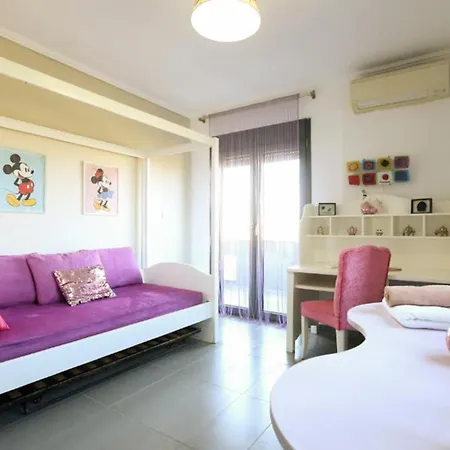 Erytha - Serene Retreat With Views & Garden Villa *