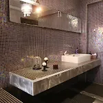 Vilă Erytha - Serene Retreat With Views & Garden Mesimérion