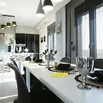 Erytha - Serene Retreat With Views & Garden