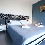Vilă Erytha - Serene Retreat With Views & Garden