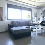 Vilă Erytha - Serene Retreat With Views & Garden