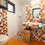 Vilă Erytha - Serene Retreat With Views & Garden