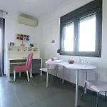 Vilă Erytha - Serene Retreat With Views & Garden *