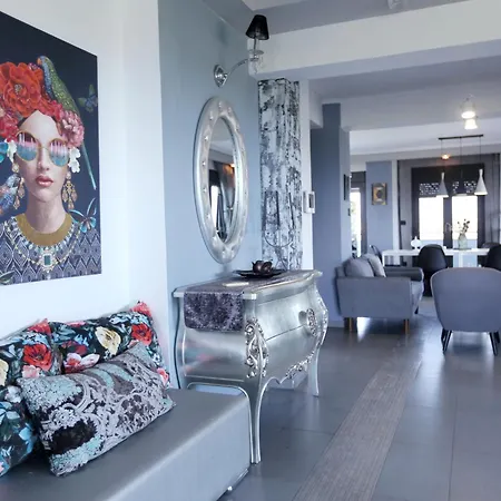 Erytha - Serene Retreat With Views & Garden *