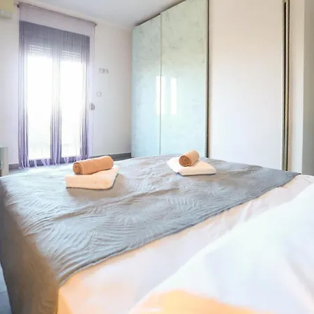 Vila Erytha - Serene Retreat With Views & Garden Mesimérion