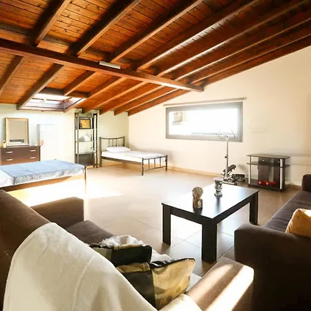 Erytha - Serene Retreat With Views & Garden Vila Mesimérion