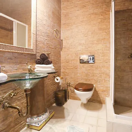 Erytha - Serene Retreat With Views & Garden *