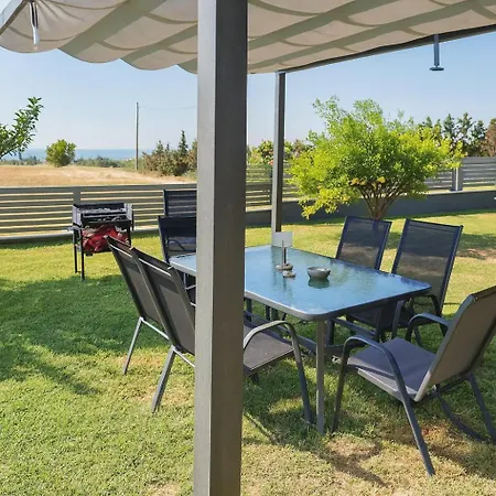 Erytha - Serene Retreat With Views & Garden *