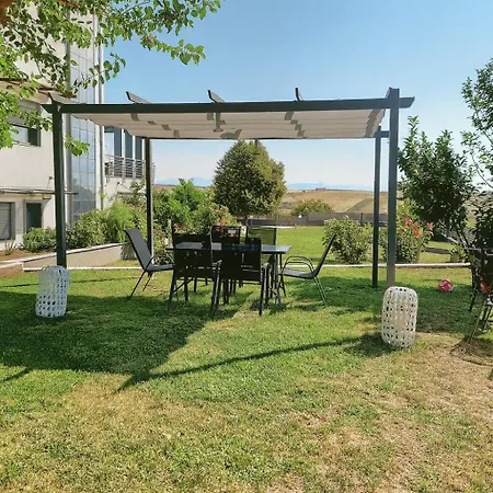Vila Erytha - Serene Retreat With Views & Garden