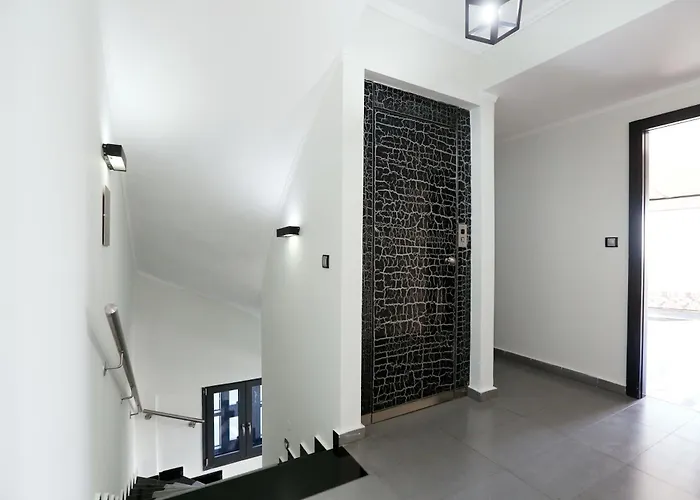 Villa Erytha - Serene Retreat With Views & Garden *